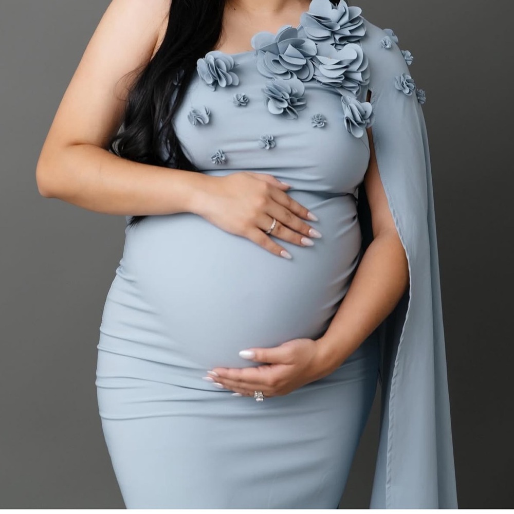 One-Shoulder Light Blue Dress with Floral Appliqué